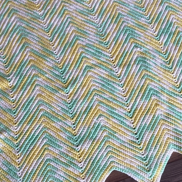 Handmade Chevron print green, yellow and white aphgan - Picture 1 of 6